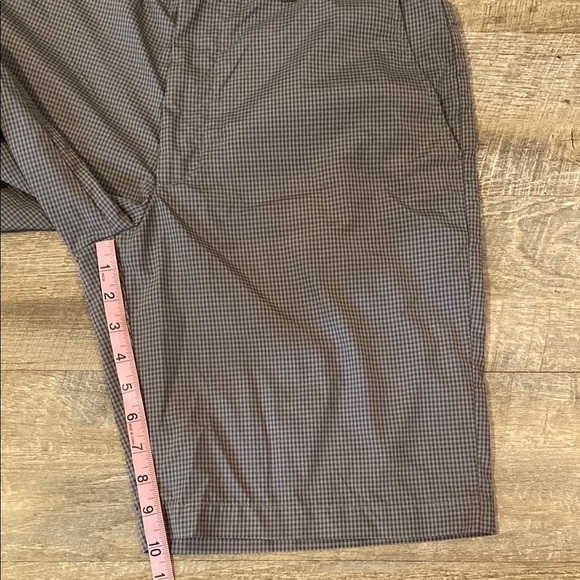 Men's Gray GOLF Checkered Flat Front Shorts - Picture 7 of 7